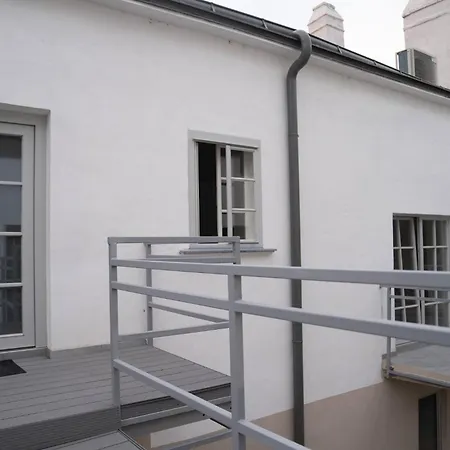Modernes Mit City-flair In Bestlage